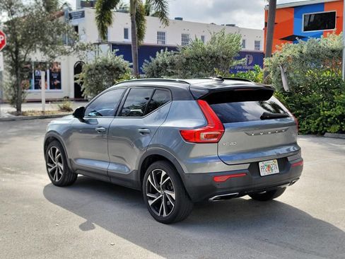Used 2019 Volvo XC40 T5 R-Design image 8