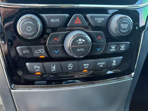 Used 2020 Jeep Grand Cherokee Altitude RWD image 23