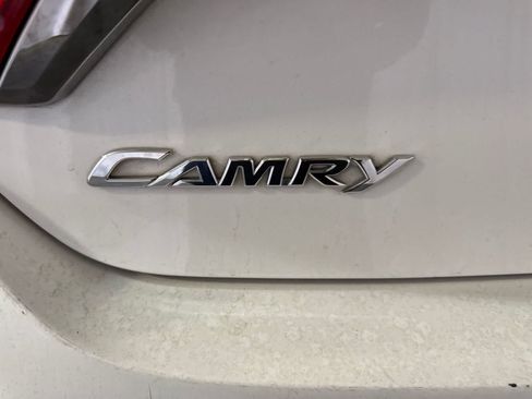 Used 2016 Toyota Camry SE FWD image 14