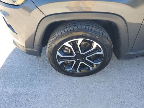 Used 2023 Jeep Compass Limited image 17