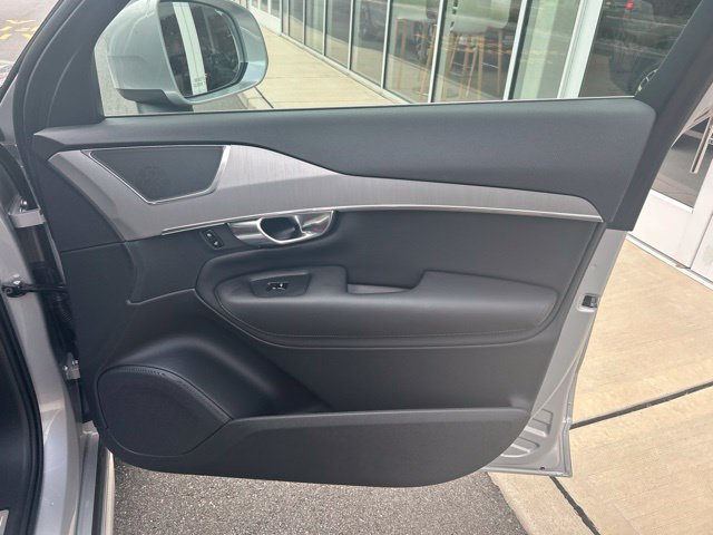 Certified 2025 Volvo XC90 B5 Core AWD/4WD image 14