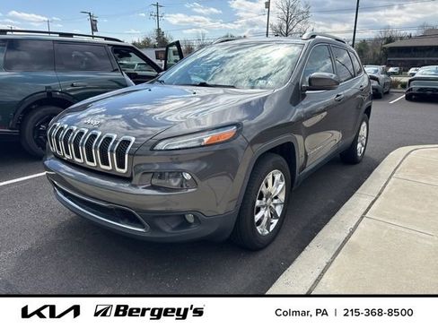 Used 2017 Jeep Cherokee Limited image 3