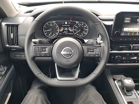 New 2025 Nissan Pathfinder SL w/ SL Premium Package image 14