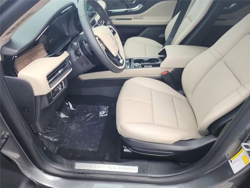 New 2026 Lincoln Corsair Reserve image 13