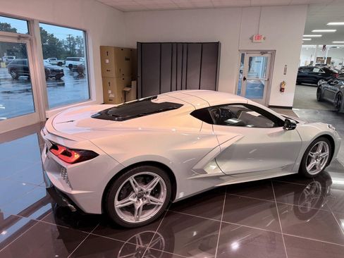 Used 2021 Chevrolet Corvette Stingray Preferred Cpe w/ Battery Protection Package RWD image 4