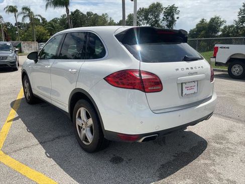 Used 2014 Porsche Cayenne Platinum Edition AWD/4WD image 9