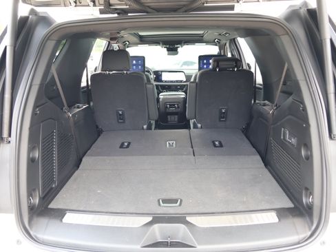 Used 2025 Chevrolet Tahoe Premier AWD/4WD image 38