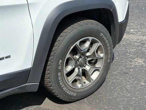 Used 2022 Jeep Cherokee Trailhawk w/ Trailer Tow Group AWD/4WD image 9