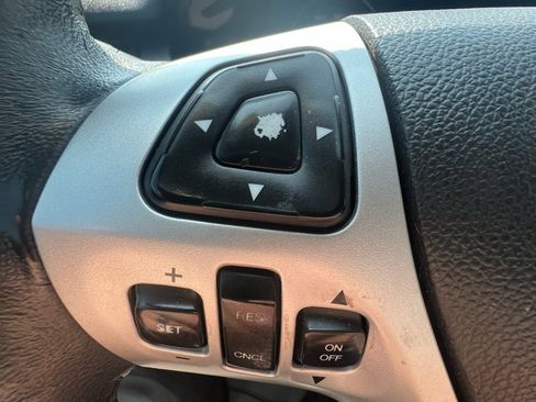 Used 2011 Ford Edge SEL w/ Canadian Comfort Pkg image 18