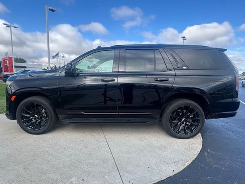 Used 2023 Cadillac Escalade Sport w/ LPO, ONYX Package AWD/4WD image 4