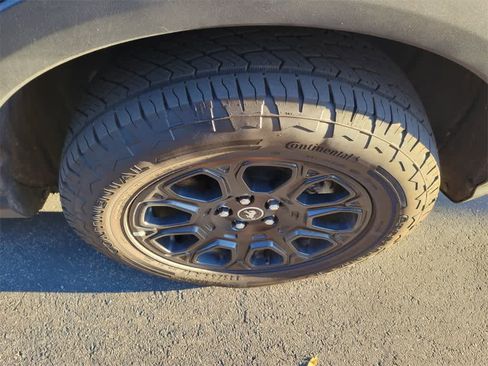 Used 2025 Ford Bronco Sport Badlands image 9