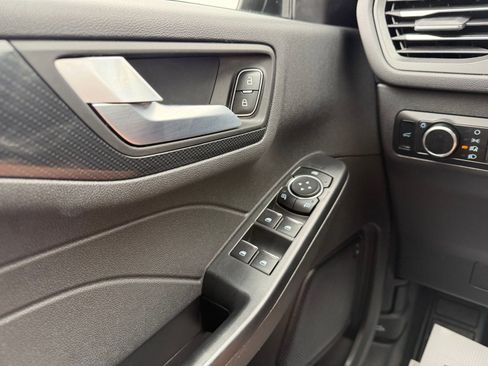 Used 2024 Ford Escape ST-Line image 27