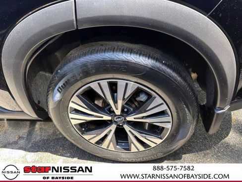 Certified 2022 Nissan Rogue SV w/ SV Premium Package AWD/4WD image 6