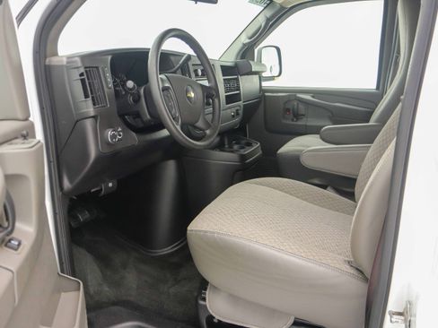 Used 2014 Chevrolet Express 1500 LT w/ LT Preferred Equipment Group image 17