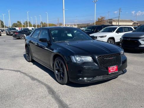 Used 2022 Chrysler 300 S image 4