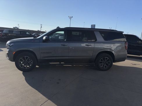 Used 2022 Chevrolet Suburban Z71 image 8