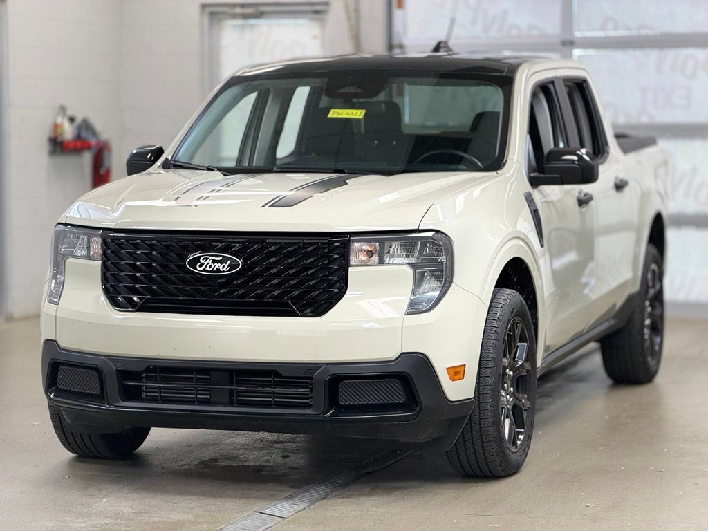 Used 2025 Ford Maverick XLT w/ XLT Luxury Package AWD/4WD image 3