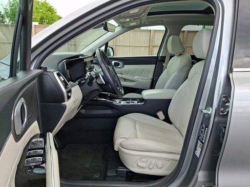 Used 2023 Kia Sorento SX Prestige w/ Panoramic Sunroof Package AWD/4WD image 18