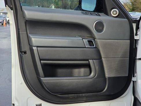 Used 2014 Land Rover Range Rover Sport HSE image 24