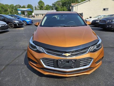 Used 2017 Chevrolet Cruze LT image 5