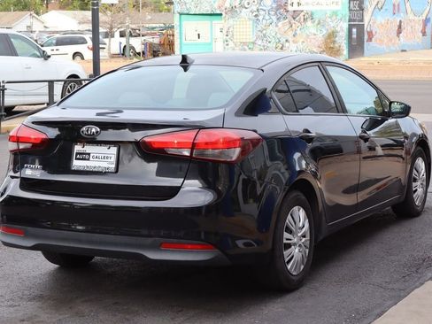 Used 2017 Kia Forte LX image 5