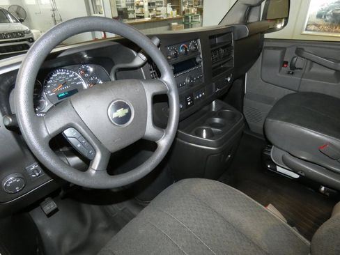 Used 2023 Chevrolet Express 2500 w/ Driver Convenience Package image 8