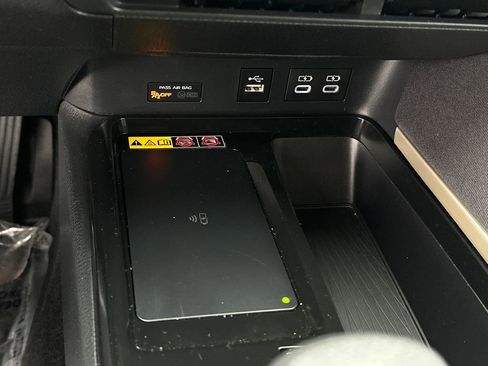 Used 2025 Toyota Camry LE image 24