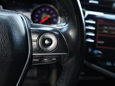 Used 2020 Toyota Camry XSE image 37