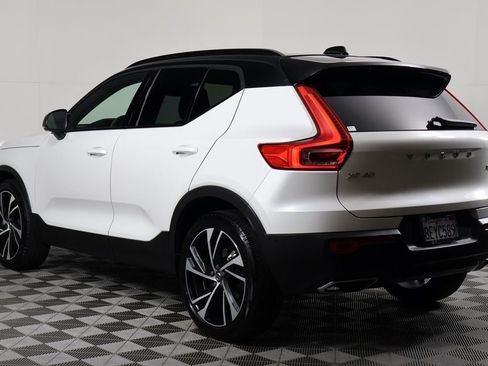 Used 2019 Volvo XC40 T5 R-Design image 6