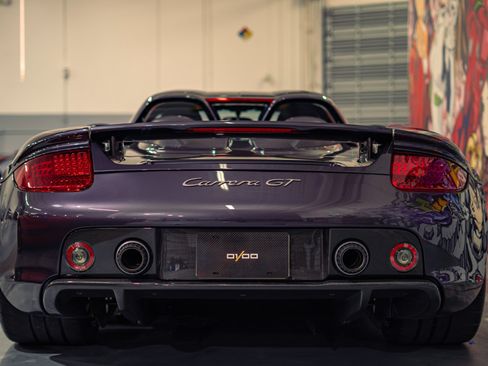 Used 2005 Porsche Carrera GT RWD image 7
