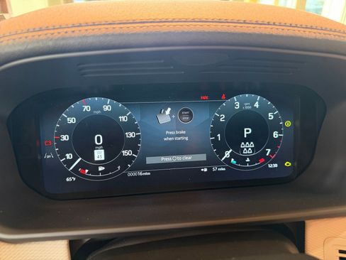 New 2026 Land Rover Discovery Limited Edition AWD/4WD image 22