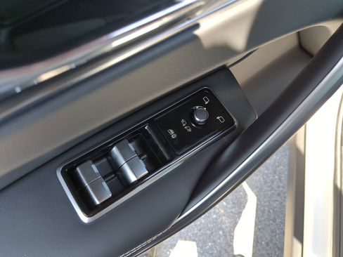 New 2026 Jaguar F-PACE R-Dynamic S image 15