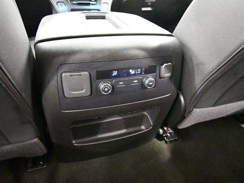 Used 2018 Chevrolet Tahoe LT AWD/4WD image 15