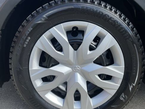 Used 2019 Toyota C-HR LE image 5