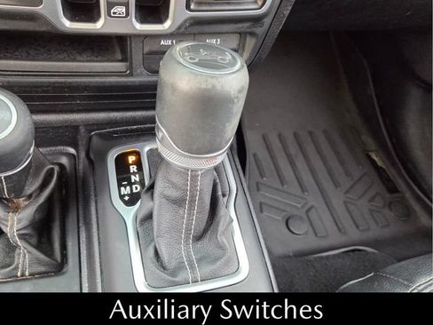 Used 2018 Jeep Wrangler Unlimited Sahara AWD/4WD image 28