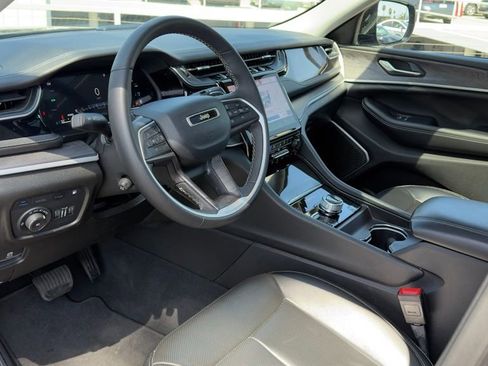 Used 2023 Jeep Grand Cherokee 4WD 4xe w/ Luxury Tech Group II image 6
