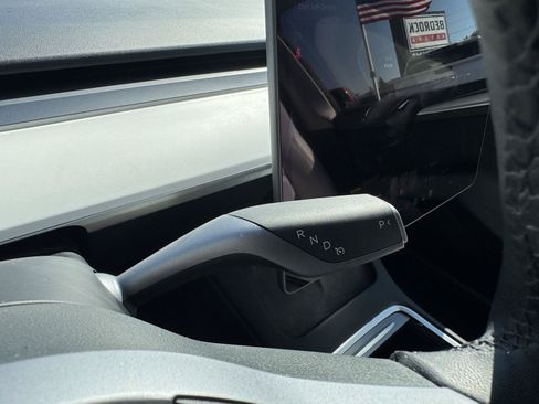 Used 2025 Tesla Model Y Long Range AWD/4WD image 21