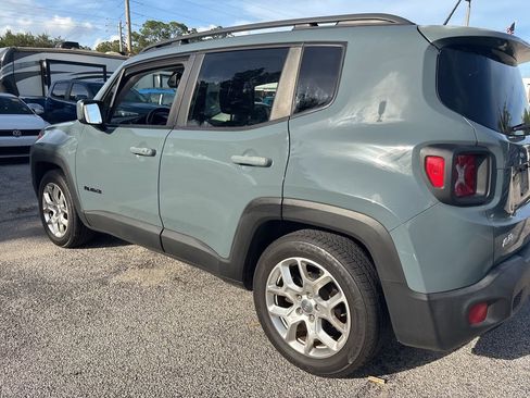 Used 2017 Jeep Renegade Latitude w/ Safety & Security Group FWD image 10