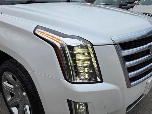 Used 2016 Cadillac Escalade ESV Premium image 18