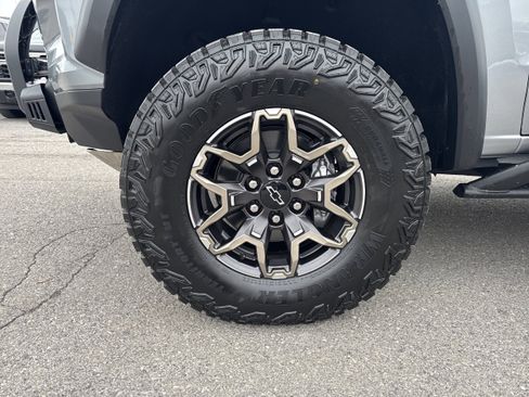 New 2026 Chevrolet Colorado ZR2 w/ Off-Road Front Bumper Package image 11