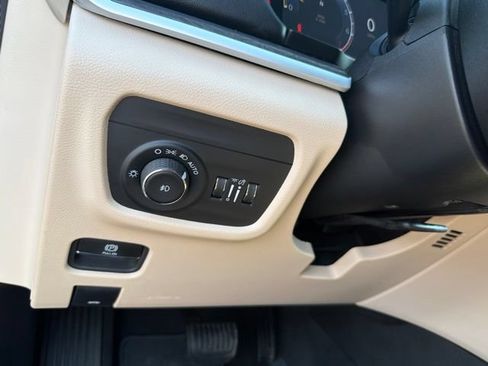 Used 2025 Jeep Grand Cherokee Limited AWD/4WD image 28