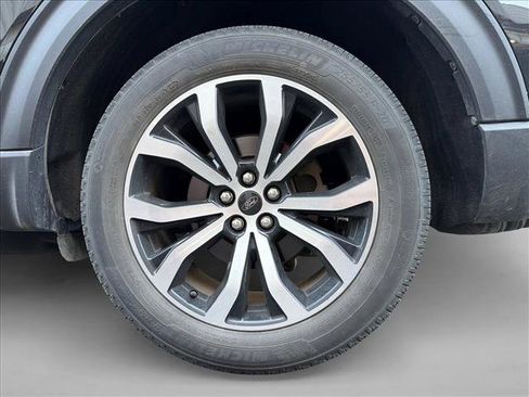 Used 2020 Ford Explorer ST w/ Premium Technology Package AWD/4WD image 9