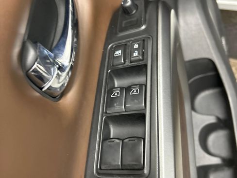 Used 2016 Nissan Titan Platinum Reserve AWD/4WD image 9