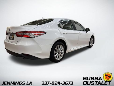 Used 2019 Toyota Camry LE FWD image 5