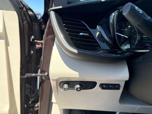 Used 2023 Buick Envision Avenir FWD image 19