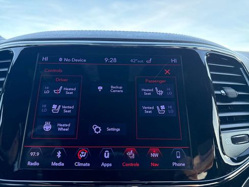 Used 2019 Jeep Grand Cherokee Overland image 21