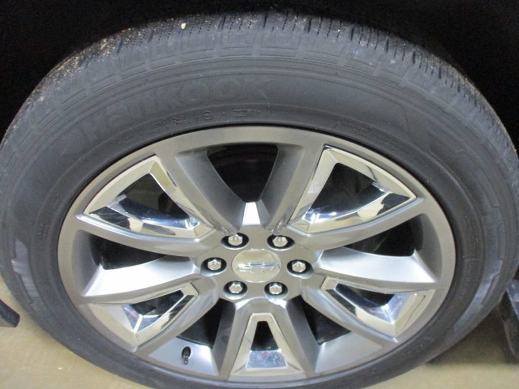 Used 2018 Chevrolet Suburban Premier AWD/4WD image 2