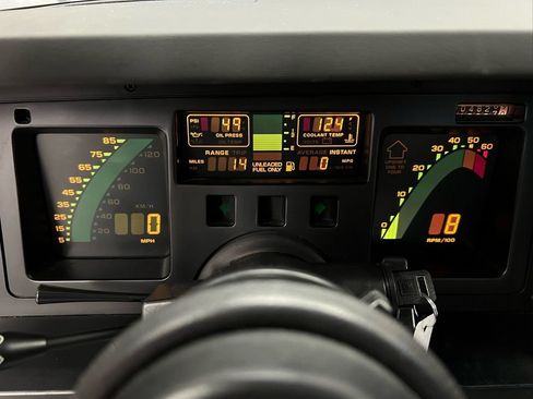 Used 1989 Chevrolet Corvette Coupe RWD image 16