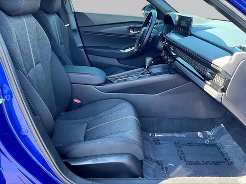 Used 2025 Honda Accord Sport image 8