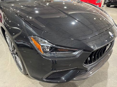 Used 2022 Maserati Ghibli Trofeo image 33